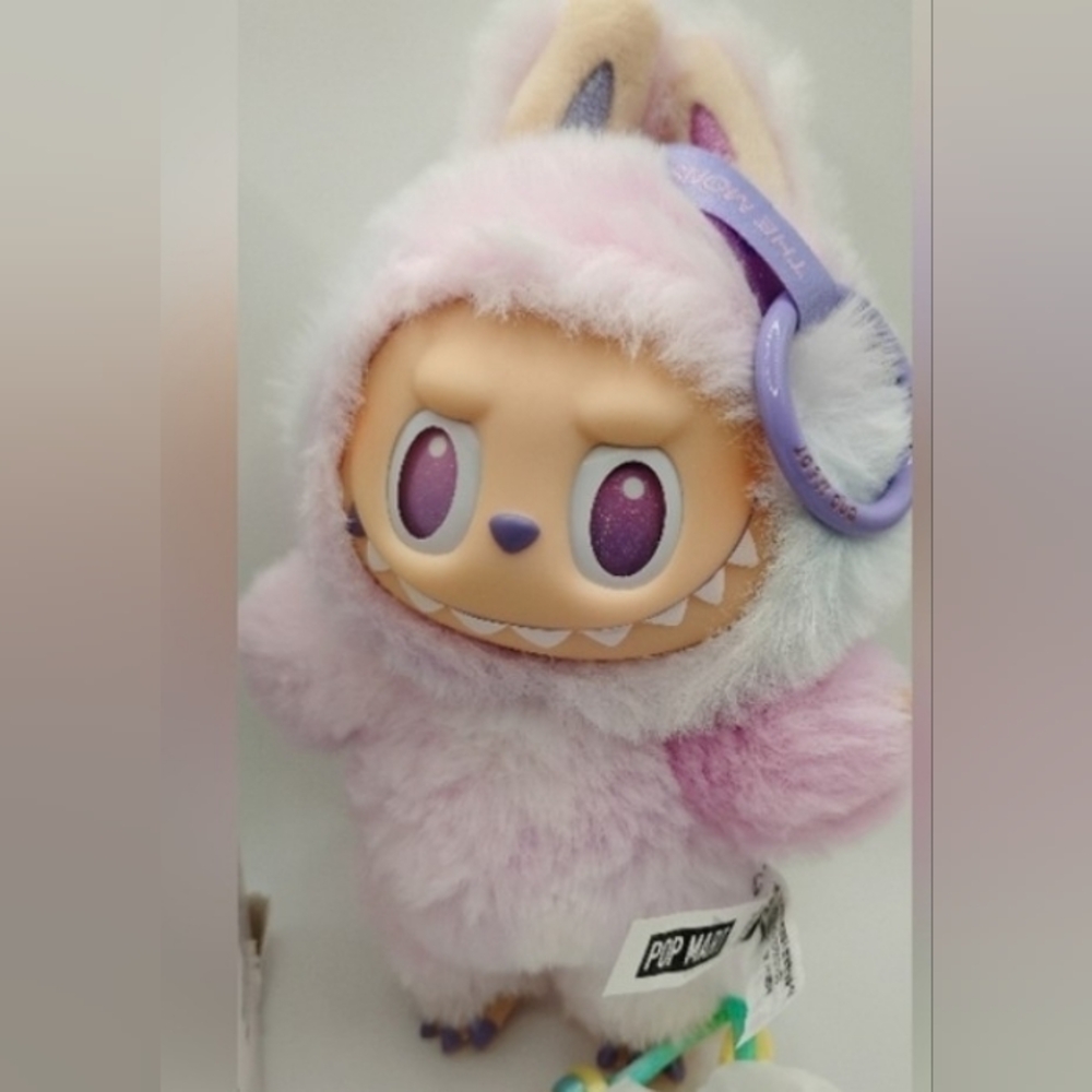 Big Into Energy Confirmed "Luck" Includes An Adorable Purple Outfit - Picture 5 of 15